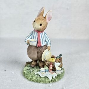 Vtg Villeroy & Boch PICNIC AT FOXWOOD #1 Rue Rabbit Figurine Foxwood Tales W Tin